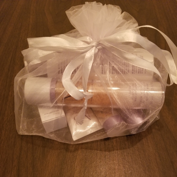 BRAND NEW Meaningful Beauty DELUX grab bag!!! - Picture 7 of 7